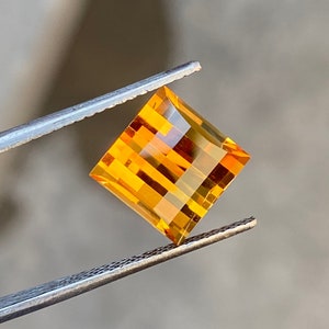 Zambiaanse citrien: 5,65 karaat, 9 mm vierkante pixelgeslepen edelsteen