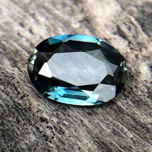 Natural Blue Green Teal Sapphire, 6.7 mm Blue Green Teal Sapphire Oval, Teal Sapphire Oval Cut, 0.60 Carat Bluish Green Teal Sapphire.