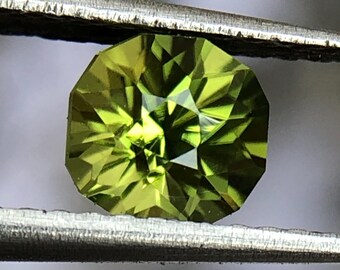 Peridot Precision Cut Round 5 MM 0.90 Carat Natural August Birthstone for Jewellery
