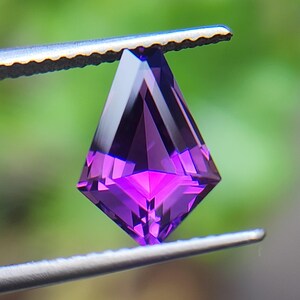 Untreated Purple Amethyst Kite Cut Gemstone, 2 Carat, 11mm