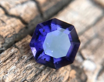 天然石　アイオライト 天然アイオライト宝石：1.25カラットのオクタゴンカット、9月の