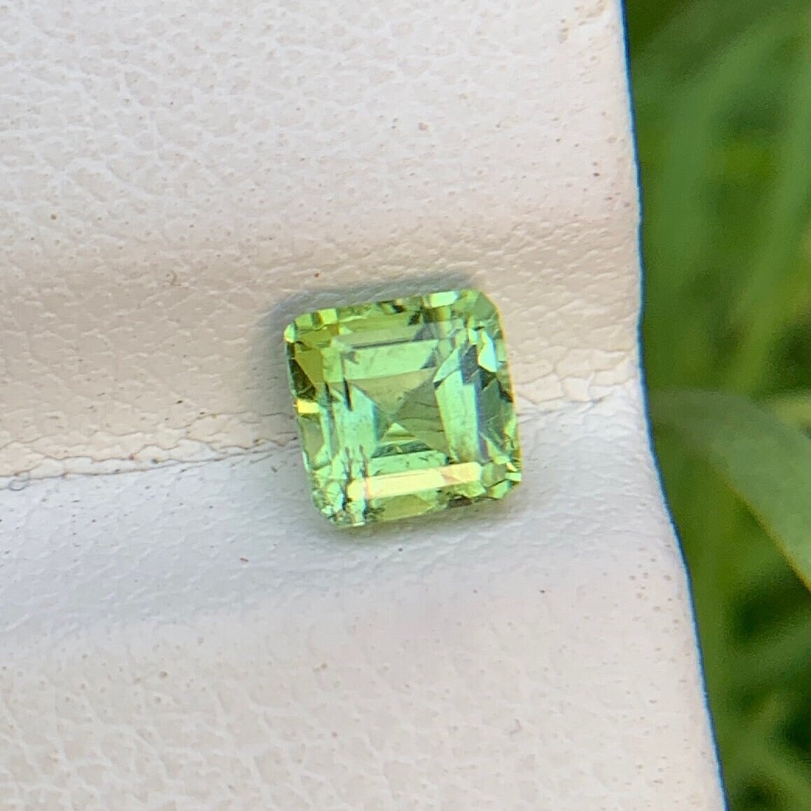 ミントグリーントルマリン：0.75カラットのアッシャーカットオクタゴン