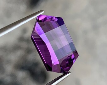 未処理のアメジストロゼンジ：7.50カラットのピクセルカット宝石