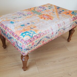 Tapijt Frontdoor Bank, Gestoffeerde Bank, Boho Bench Decor, Handgemaakte Kelim Bank, Lederen Ottomaanse Poef, Ottomaanse Boho Bank afbeelding 3