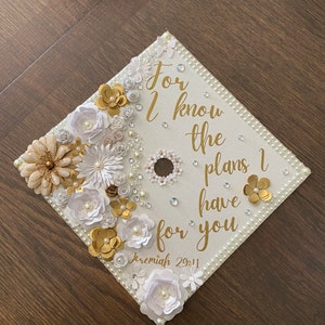 Custom Graduation Cap Topper Personalized Grad Cap - Senior Class Of Gift, Tassel Grad Quote, Grad Decoration Calligraphy, Cap Floral Design