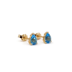 Blautopas Ohrstecker / Solid Gold Ohrstecker 14k Gold Schweizer Blautopas Ohrringe / Echter Blautopas / November Geburtsstein
