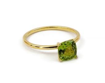Peridot Ring / 14k Solid Gold Natural Peridot Gemstone Ring / Genuine Peridot / August Birthstone / Promise Ring