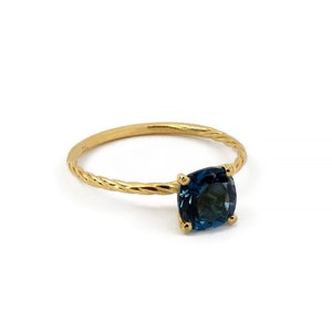 Blue Topaz Ring 1.10 CT / Solid Gold 9k 14k 18k / London Blue Topaz Gemstone Ring / Genuine Blue Topaz / November Birthstone / Promise Ring