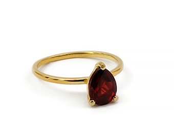 Garnet 1.20 CT Ring / Solid Gold Natural Garnet Gemstone Ring / 9k 14k 18k Gold Ring / Genuine Garnet / January Birthstone / Promise Ring