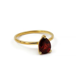 Garnet 1.20 CT Ring / Solid Gold Natural Garnet Gemstone Ring / 14k Gold Ring / Genuine Garnet / January Birthstone / Promise Ring