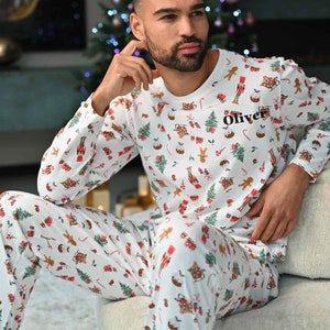 Pyjama pour homme sur le thème de Noël en famille image 3