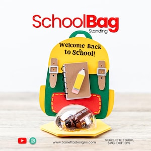 Könnte beinhalten: Ein farbenfroher Bastel-Schulranzen mit dem Text "SchoolBag Standing" und "Welcome Back to School!". Die Tasche ist gelb, grün und rot, mit einem Notizbuch und einem Bleistift. Eine transparente Kuppel mit Süßigkeiten steht auf einer gelben Basis.