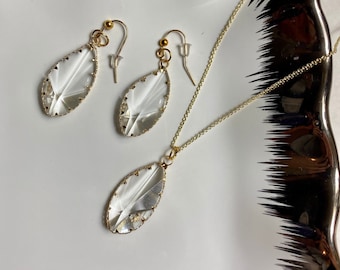 18K Vergoldete weiße Kristall Anhänger Set mit Halskette und Ohrringen und 14K Goldkette