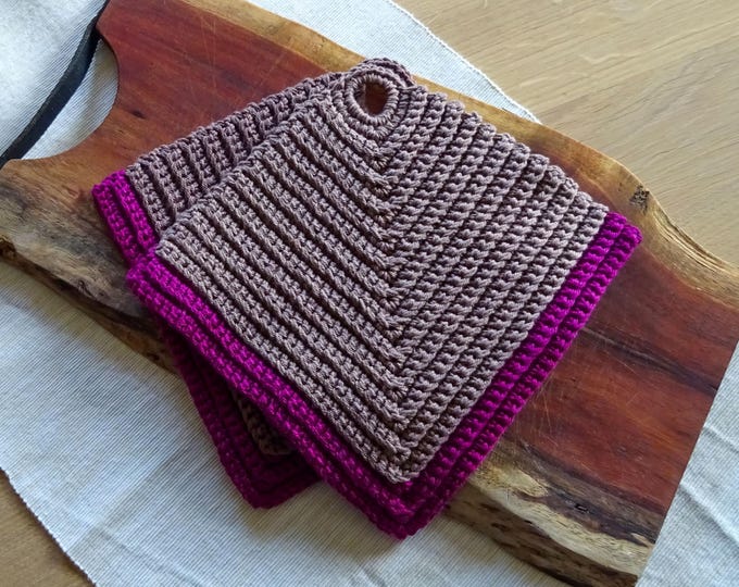 Braune Topflappen gehäkelt im Rippenmuster | Geschenkidee zum Umzug, Erste Wohnung, Weihnachten - 2er Set