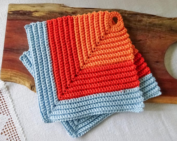 Dreifarbige Topflappen gehäkelt, Untersetzer, aus Baumwolle | Geschenkidee zu Weihnachten, Geburtstag - 2er Set