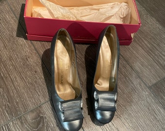 Unworn 1970’s Andrew Geller Gray with Silver Accent Size 8 Shoes