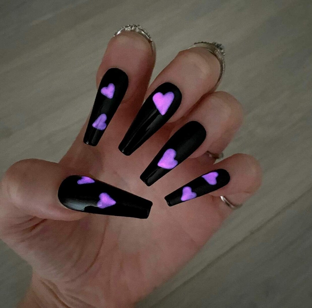Glow in the Dark Heart Press on Nails Pink Heart Pressons Black Pink Gel Nails Heart Acrylic