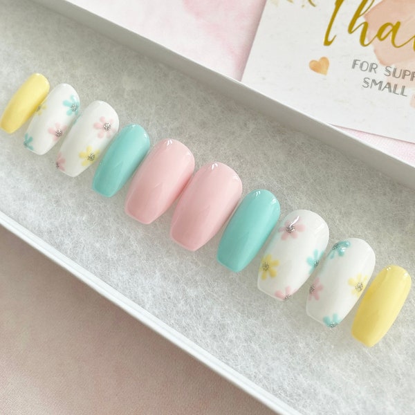 Appuyez sur les ongles | Ongles fleurs pastel | Ongles rose bébé bleu jaune | Ongles pressés de luxe | Ongles de printemps | Ongles en gel | Ongles en acrylique