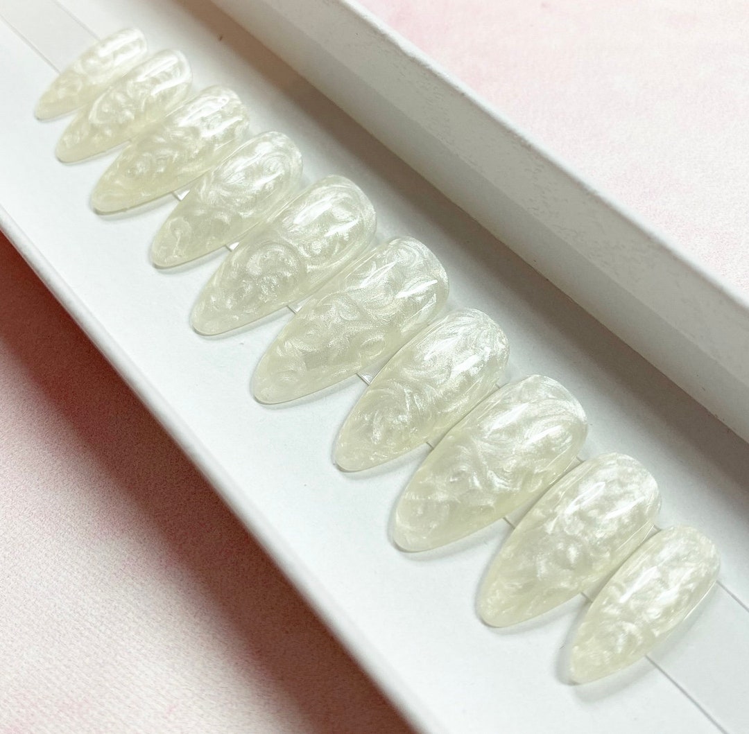 Shell Thread Press on Nails | Wedding Nails | Thread Shell Nails ...
