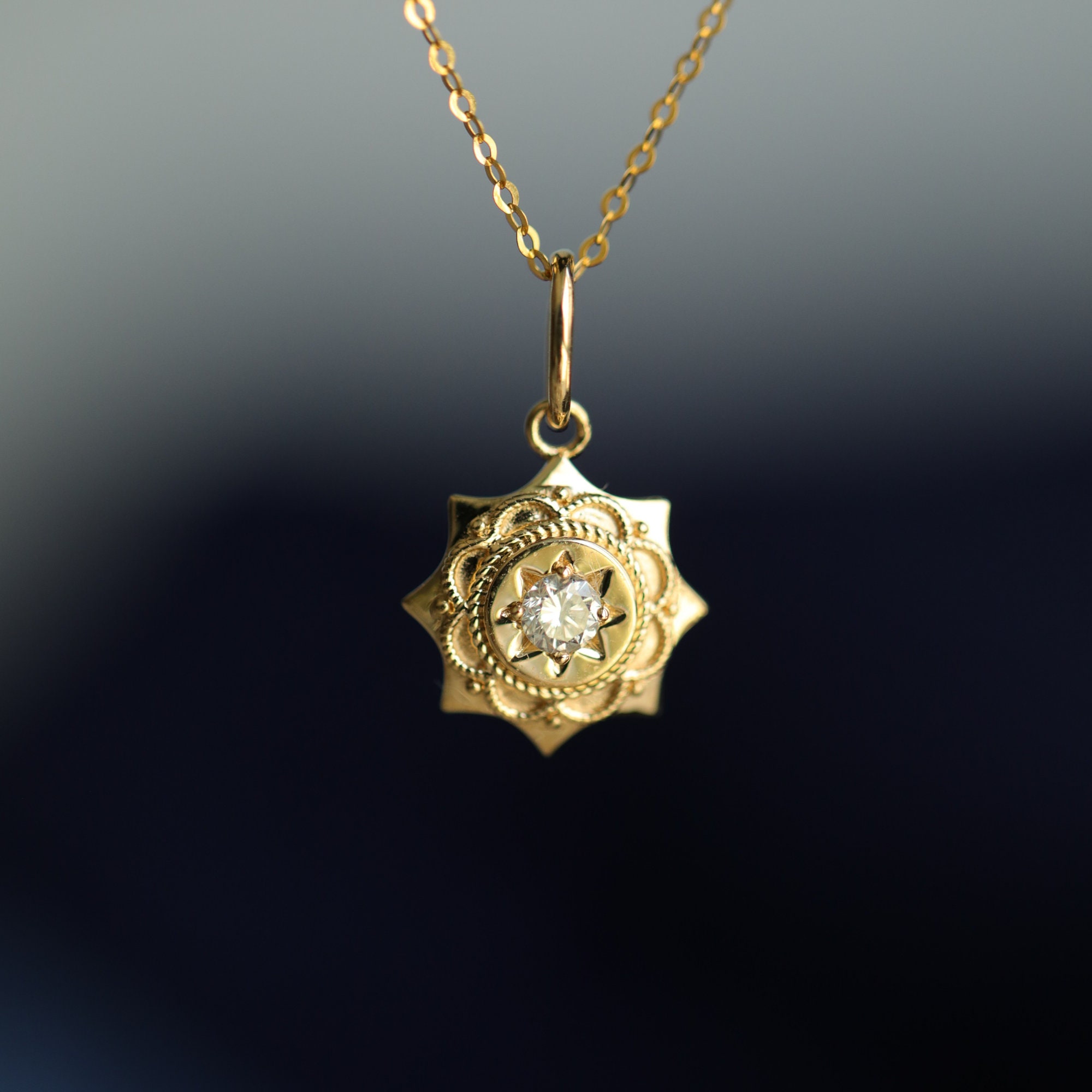 Eight pointed star necklace deals