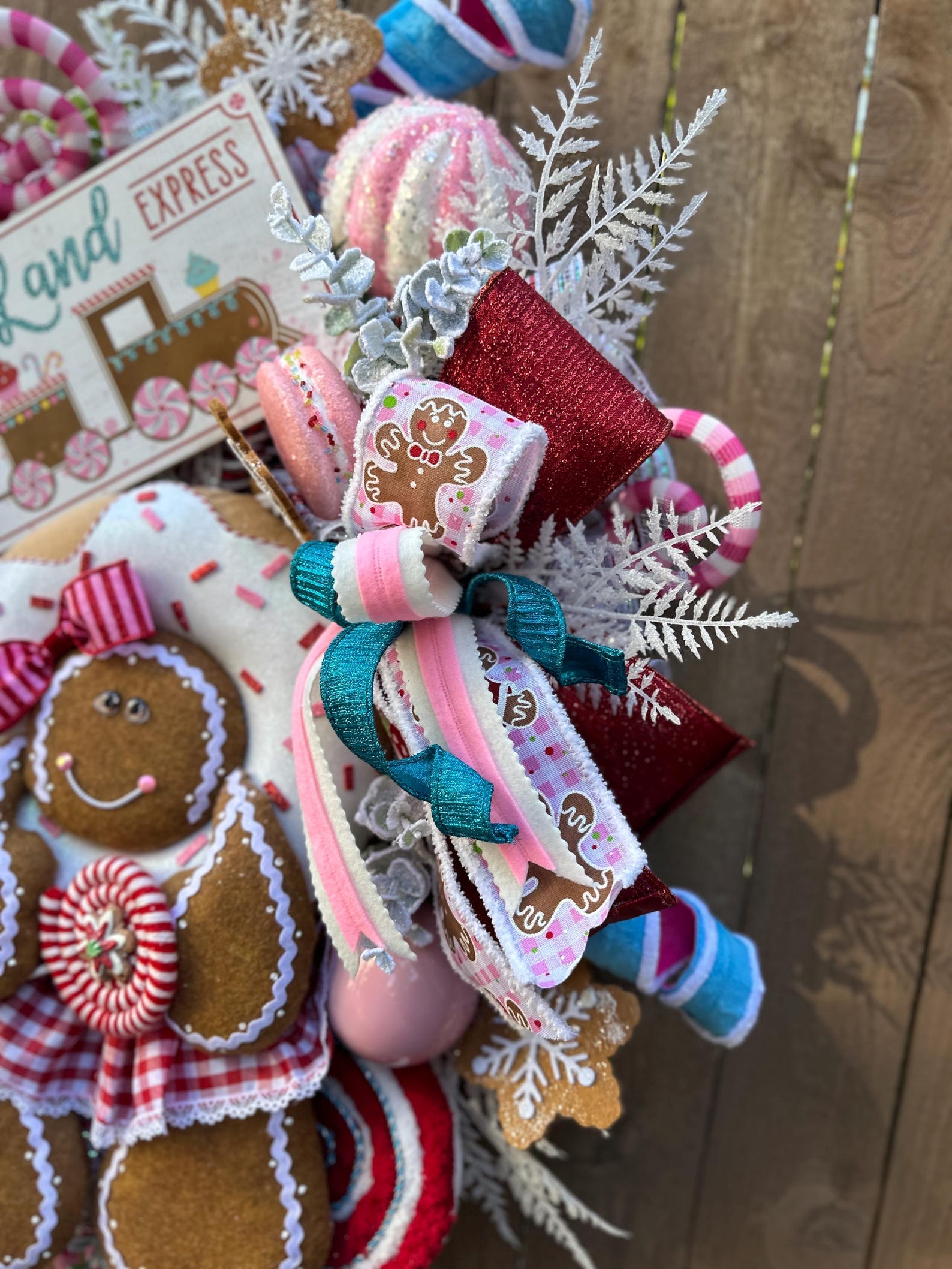 Christmas Candyland Gingerbread Wreath: Handcrafted Holiday Door Decor ...