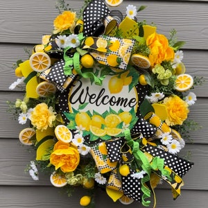 welcome swag wreath. welcome lemon wreath. lemon wreath. summer lemon wreath. lemon door decor. lemon door swag. welcome summer.