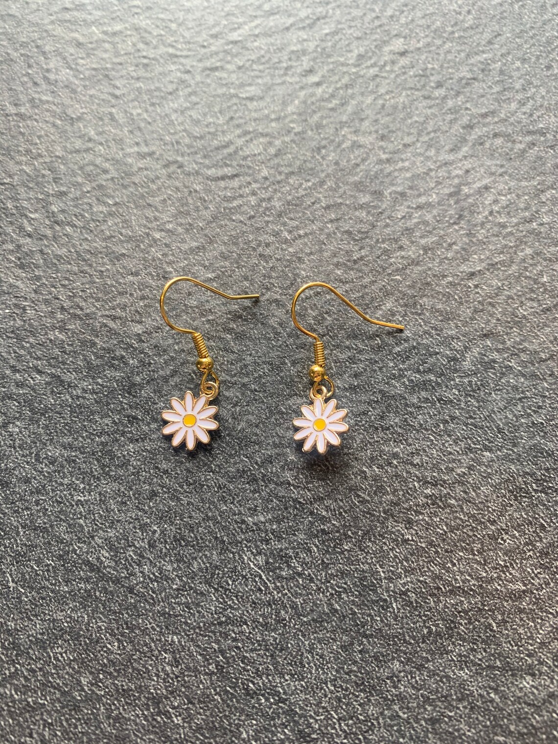 Dainty daisy dangle earrings Etsy