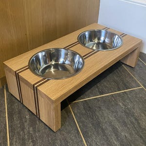 Striped Raised Double Dog Bowl – Solid Oak Feeder with Hardwood Inlays & Stainless Steel Bowls – 3 Sizes – Handmade Pet Stand