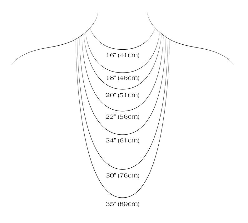K&ouml;nnte beinhalten: Diagramm, das verschiedene Halskettenl&auml;ngen in Zoll und Zentimetern zeigt. Die gezeigten L&auml;ngen sind 16 Zoll (41 cm), 18 Zoll (46 cm), 20 Zoll (51 cm), 22 Zoll (56 cm), 24 Zoll (61 cm), 30 Zoll (76 cm) und 35 Zoll (89 cm).