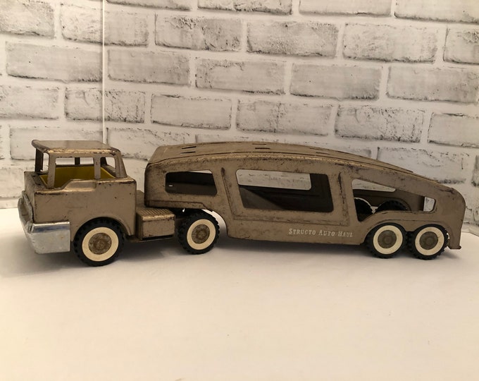 Diecast Metal 1960s Toy Truck & Car Carrier Made by Structo, Structo