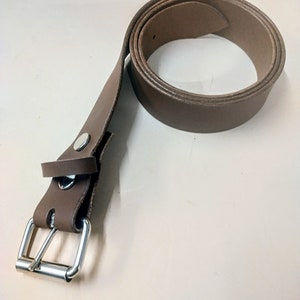 Thick leather belt in brown