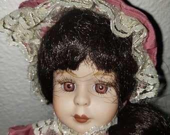 Haunted Doll genaamd Maley een geest om te beschermen-actieve spookachtige pop-positieve geest ~ pittige poppen-geesten