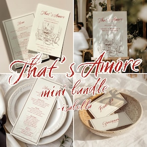 以下が含まれることがあります： 「That's Amore」の文字が入ったウェディングステーショナリーのコレクション。メニュー、席札、ウェルカムサインが含まれており、すべてデザインとイラストが一致しています。