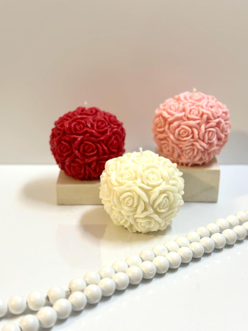Large Romantic Rose Candle Ball - Thumbnail 2