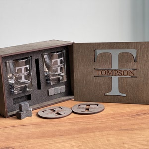 Father&#39;s Gift, Personalized Gift for Him, Bourbon Glass Set, Whiskey Glasses with Whiskey Stones, Bourbon Glasses, Engraved Whiskey Glasses