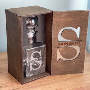 Personalized Decanter with Wooden Box, Custom Decanter Set, Whiskey Decanter, Bourbon Decanter, Christmas Gift, Glass Decanter, Fathers Gift