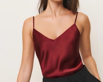 Blusa de cetim sedoso com decote em V: blusa estilosa para usar em casa