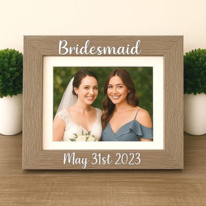 Bridesmaid personalized picture frame, personalized wedding party gift, Maid of Honor gift, Bridal party gift, Bridesmaid gift