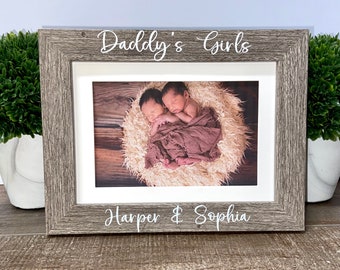 Daddy's girls personalized picture frame gift, Fathers Day gift, Dad gift, New dad gift, First Father's Day, Daddy gift from daughter