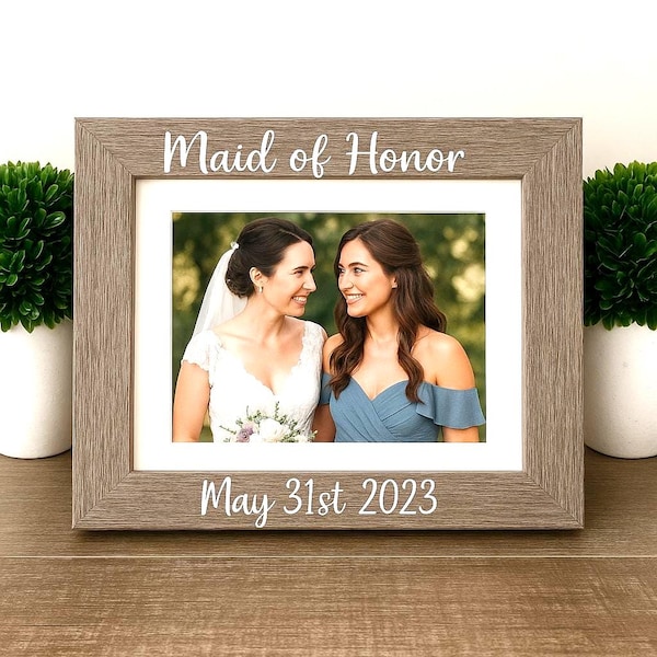 Maid of Honor personalized picture frame, personalized wedding party gift, Maid of Honor gift, Bridal party gift, Bridesmaid gift