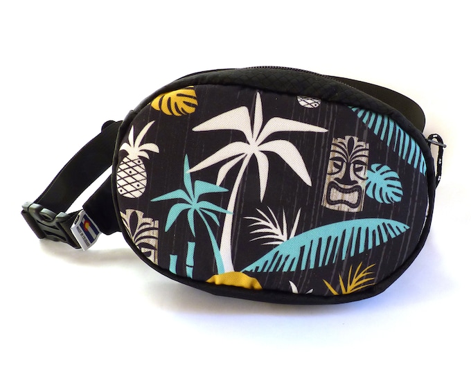 Fanny Pack Bum Bag Crossbody Bag - Island Tiki Print