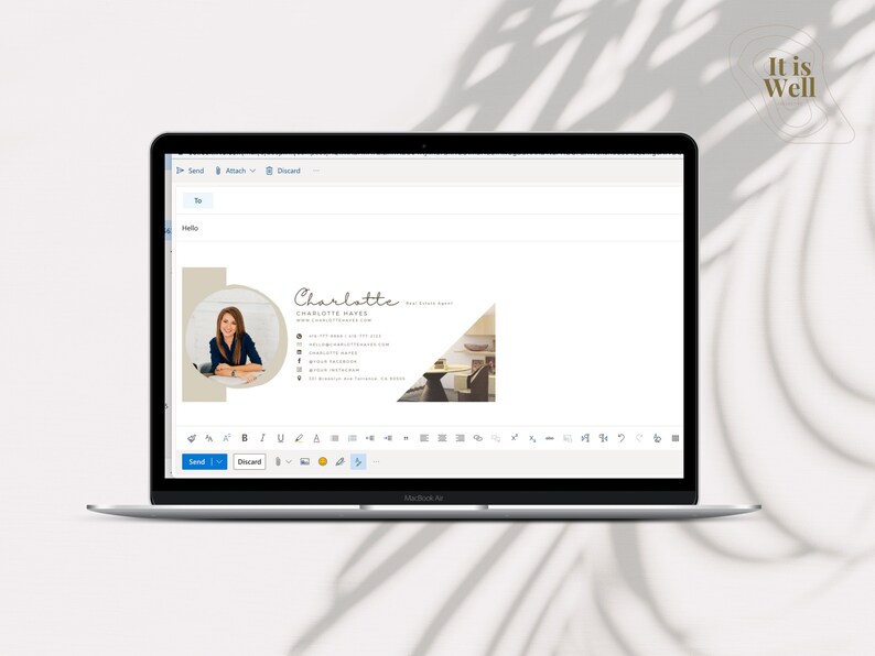 Op de afbeelding: Een laptopscherm dat een e-mail toont met een beige en witte e-mailhandtekening. De handtekening bevat een foto van een vrouw, de tekst "Charlotte" en contactgegevens. De e-mailhandtekening heeft de titel "It is Well".