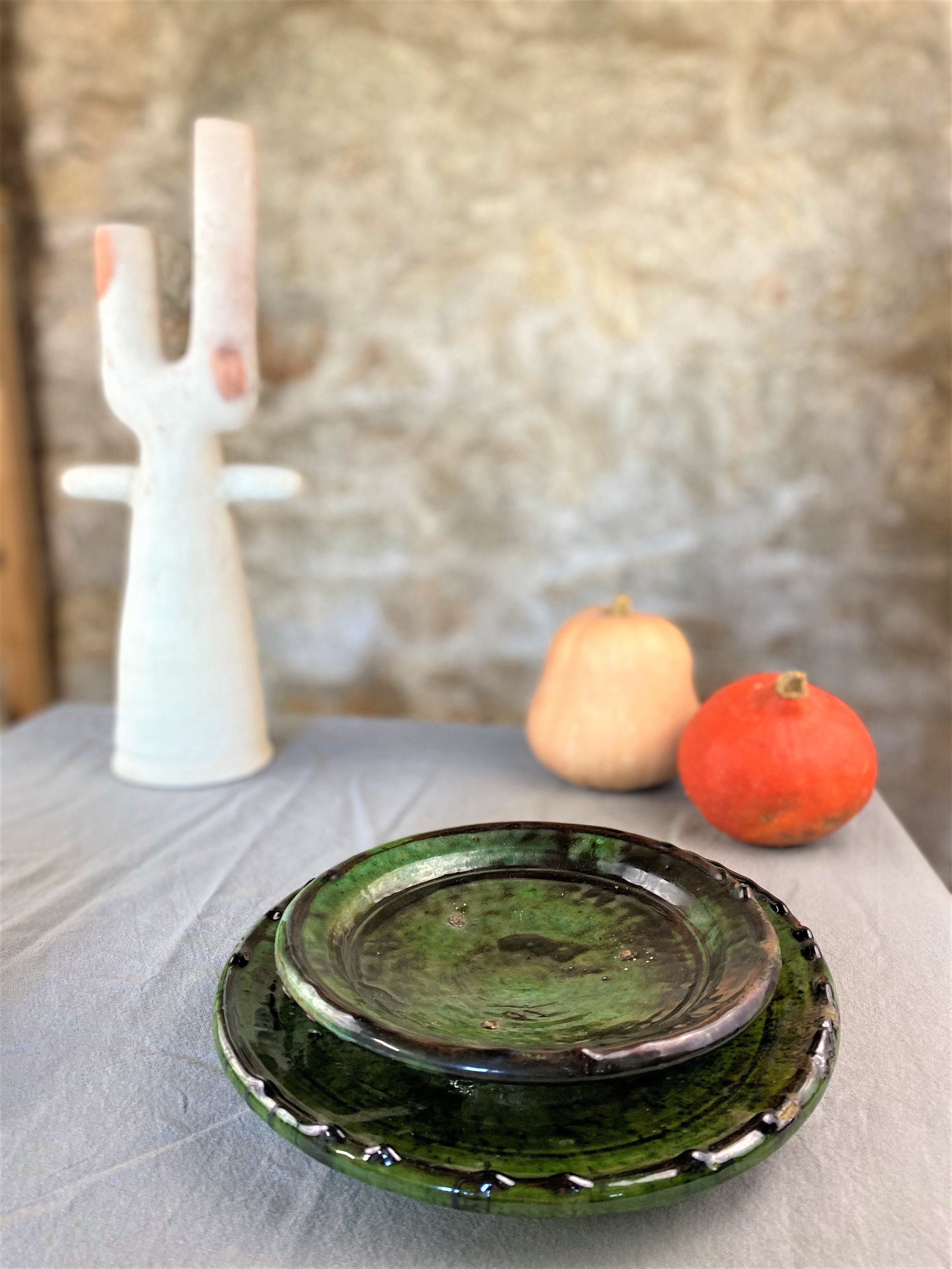 Assiette en Terre Cuite Émaillée, Glazed Terracotta Plate