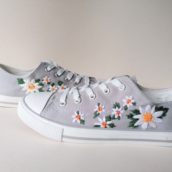 Daisy hand embroidered canvas shoes, wildflower leaves small gift converse low tops birthday outfit cottegecore unique trainers sneakers tie