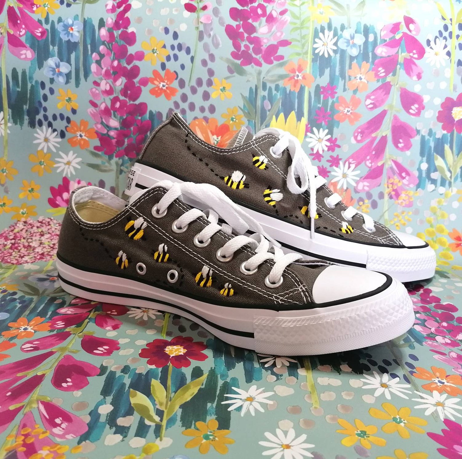 toms bee shoes