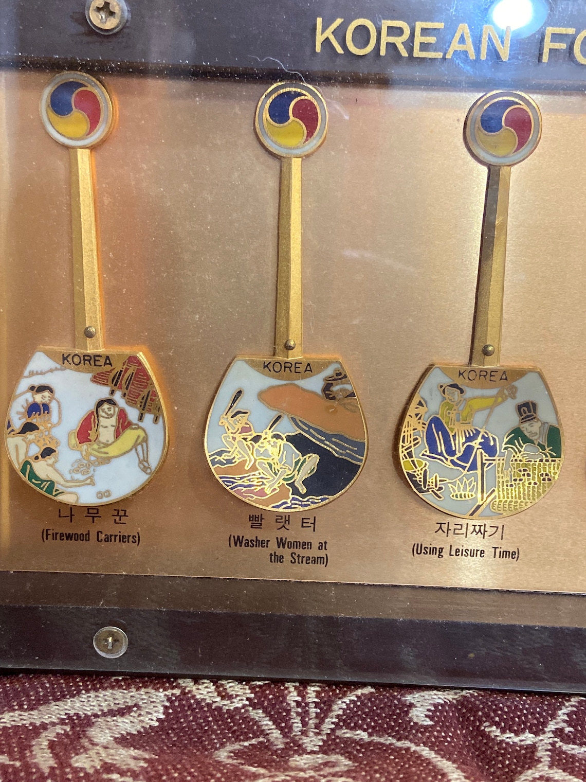Korean folk spoon set set of 6 in plexiglass covered case Etsy Italia