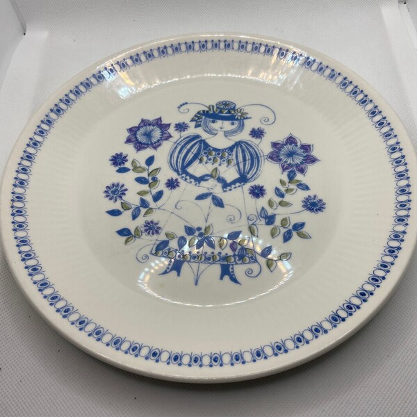 Lotte plate- turi design- Norway- 9.5 inches