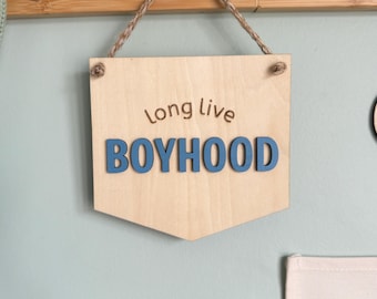 Love Live Boyhood Holzgirlande zum Aufhängen | Laser-Schnitt Kinder Schlafzimmer Kinderzimmer Spielzimmer Wanddeko | Geburtstagsgeschenk