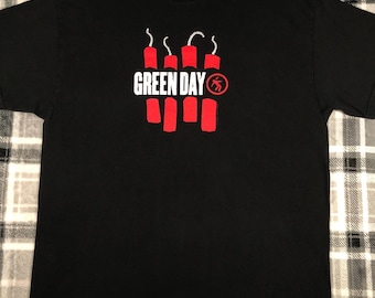 Vintage 2004 Green Day American Idiot Heart Grenade Logo Band T