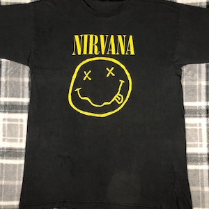 Nirvana - Vintage 90s - Smiley 1992 - Grunge Punk Rock Band Single Stitch Thrashed Distressed T Shirt - Size M